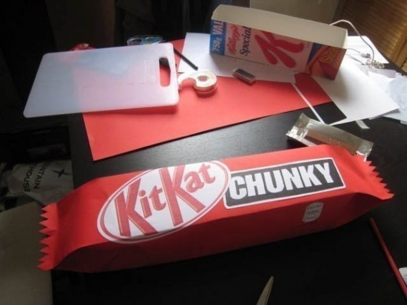 гигантский KitKat