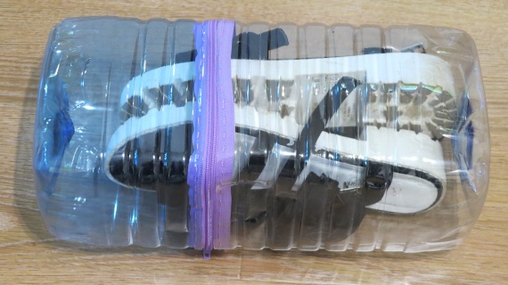 Коробка из пластиковых бутылок для хранения обуви